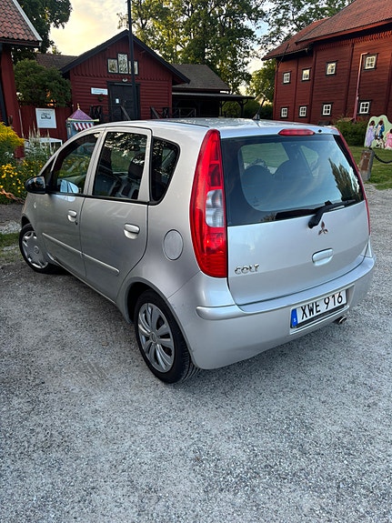 Mitsubishi Colt 3 of 5