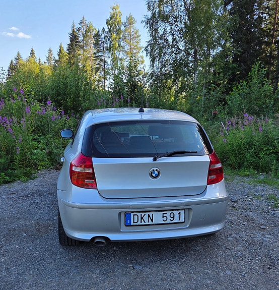 BMW 116d 3 of 5