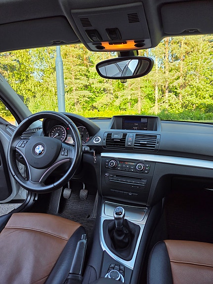 BMW 116d 6 of 8