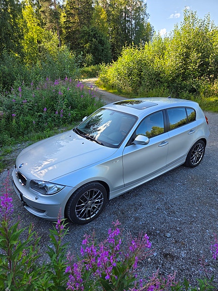 BMW 116d 2 of 5