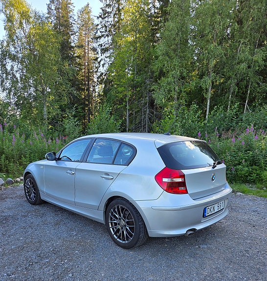 BMW 116d 4 of 5