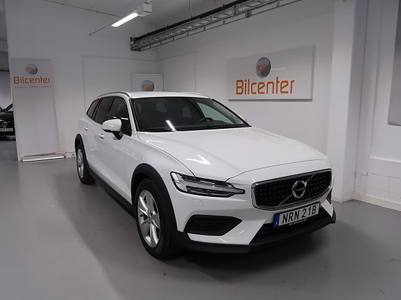 Volvo V60 Cross Country 3 of 5