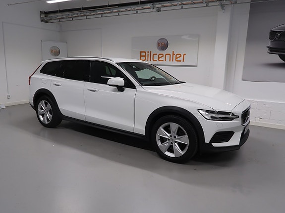 Volvo V60 Cross Country 4 of 5