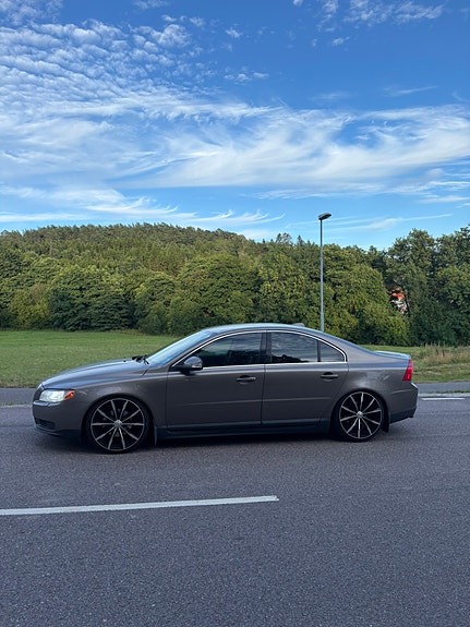 Volvo S80 3 of 5