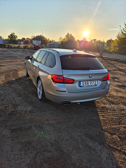 BMW 530d 2 of 5