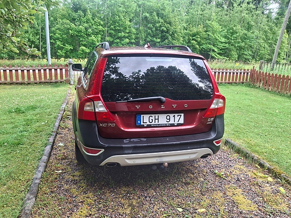 Volvo XC70 2 of 5
