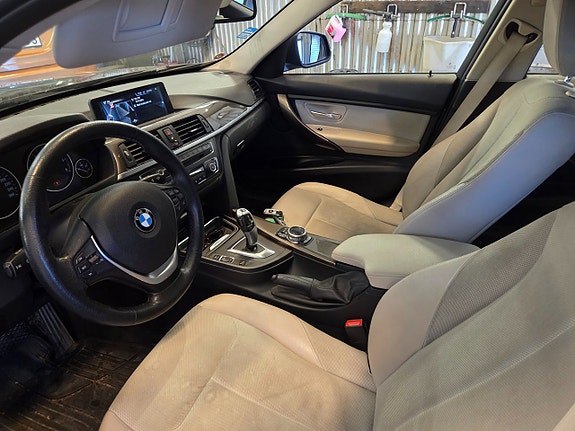 BMW 320d 9 of 18