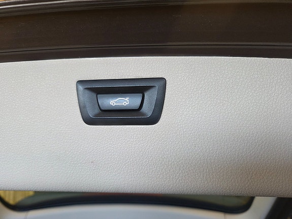 BMW 320d 15 of 18