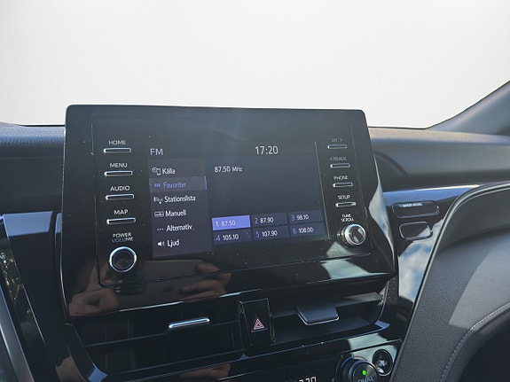 Toyota Camry 15 of 17