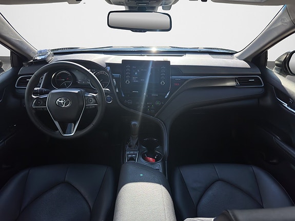Toyota Camry 10 of 17