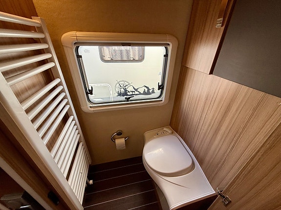 Knaus Sun I 900 LEG -Långbädd-Automat-Lyxkryssare-Alde-Skinnklädsel 22 of 24