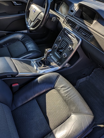 Volvo V70 4 of 5
