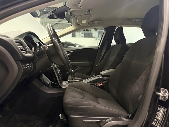 Volvo V40 Cross Country 11 of 21