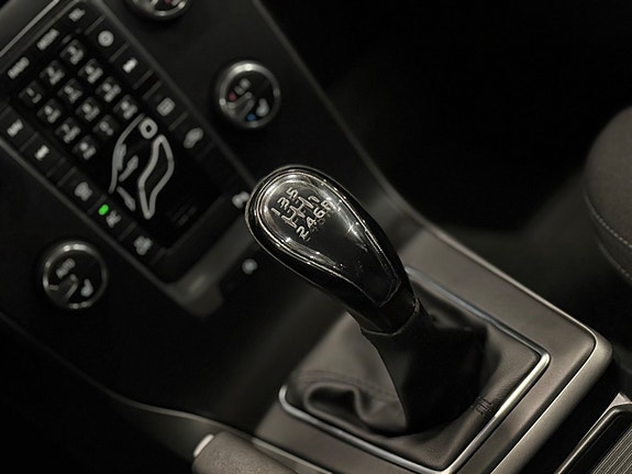 Volvo V40 Cross Country 17 of 21