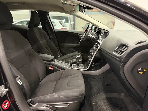 Volvo V40 Cross Country 13 of 21