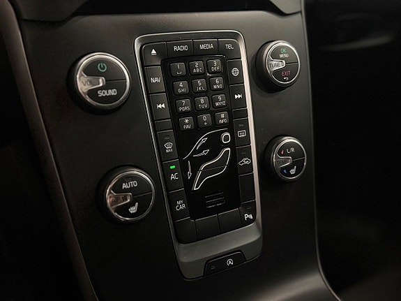 Volvo V40 Cross Country 16 of 21