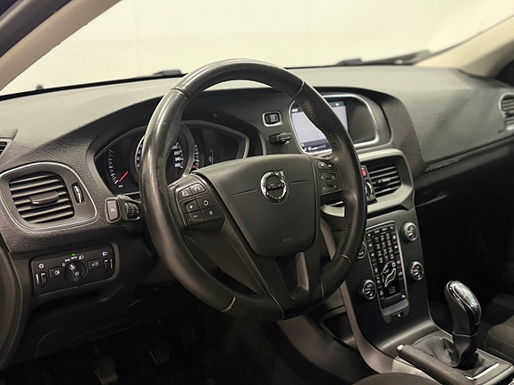 Volvo V40 Cross Country 9 of 21