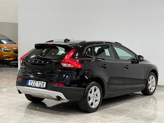 Volvo V40 Cross Country 5 of 5