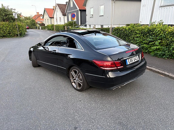 Mercedes-Benz E250 3 of 5