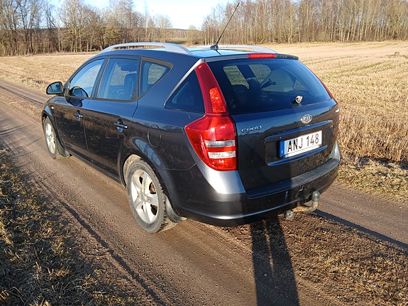 Kia Ceed 2 of 2
