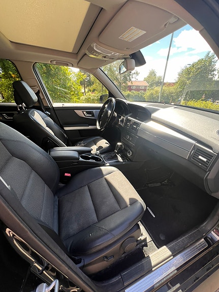 Mercedes-Benz GLK280 5 of 5