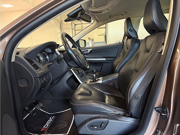 Volvo XC60 3 of 5