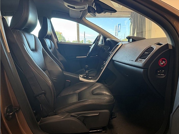 Volvo XC60 4 of 5