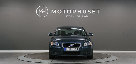 Volvo S40 2 of 5