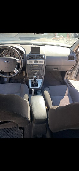 Ford Mondeo 15 of 19