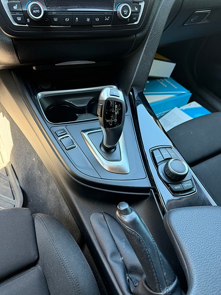 BMW 318d 8 of 8