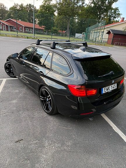 BMW 318d 3 of 8