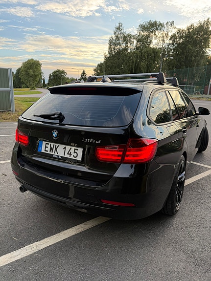 BMW 318d 2 of 8