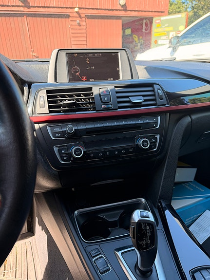 BMW 318d 5 of 8