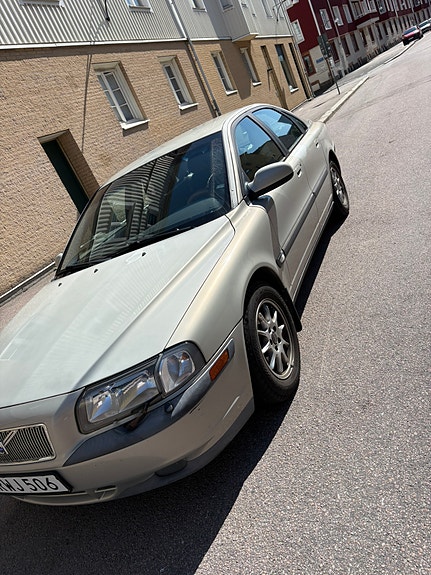 Volvo S80 3 of 5