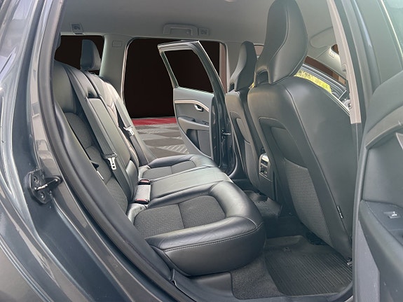 Volvo V70 11 of 22