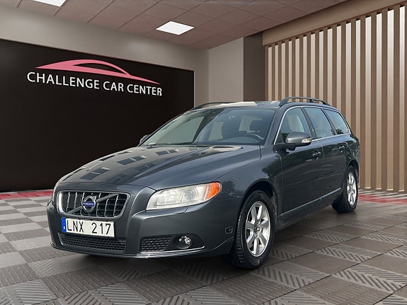 Volvo V70 2 of 22
