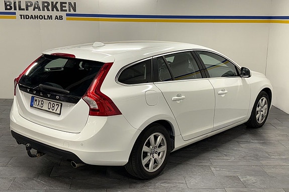 Volvo V60 8 of 23