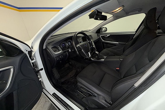 Volvo V60 14 of 23