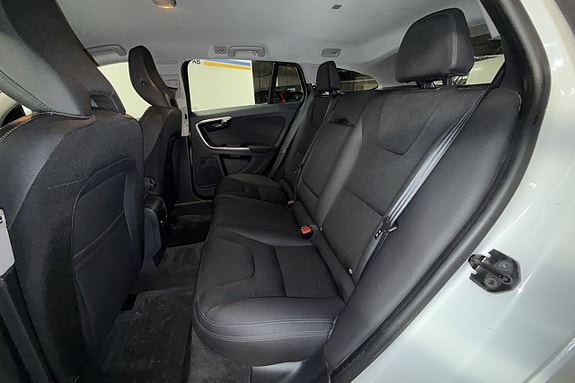 Volvo V60 12 of 23