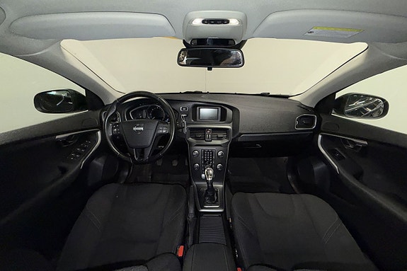 Volvo V40 13 of 23