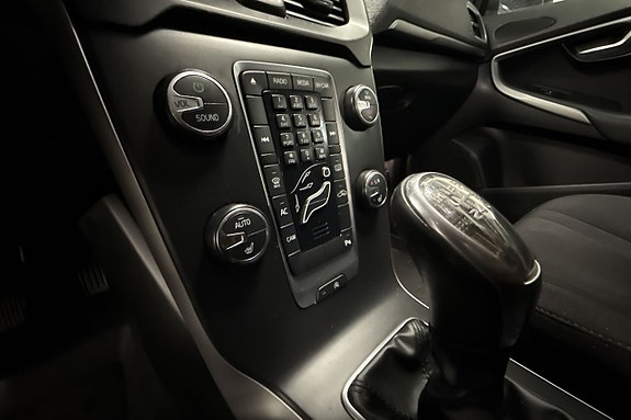Volvo V40 18 of 23