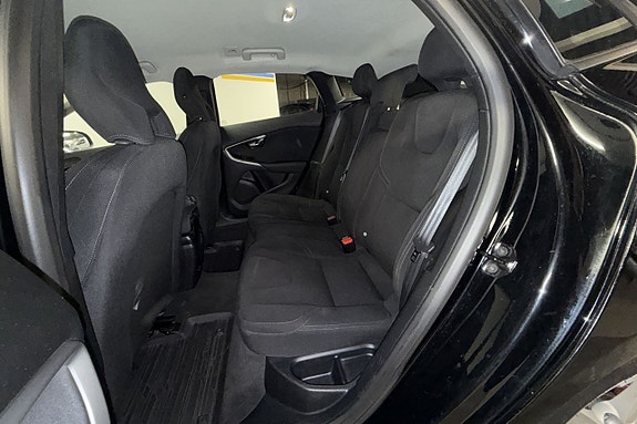 Volvo V40 14 of 23