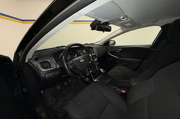 Volvo V40 16 of 23