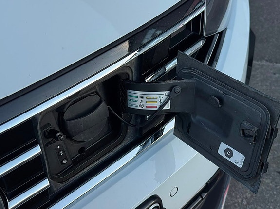 Volkswagen Passat 12 of 19