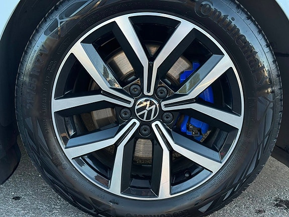 Volkswagen Passat 9 of 19