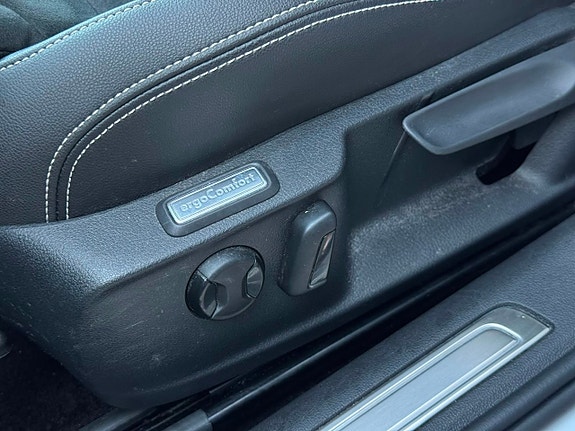 Volkswagen Passat 17 of 19