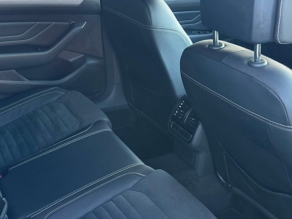 Volkswagen Passat 14 of 19