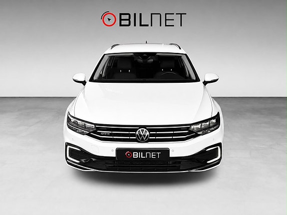 Volkswagen Passat 7 of 19