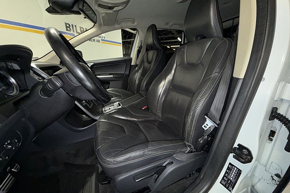 Volvo XC60 15 of 21
