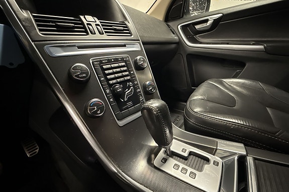 Volvo XC60 17 of 21